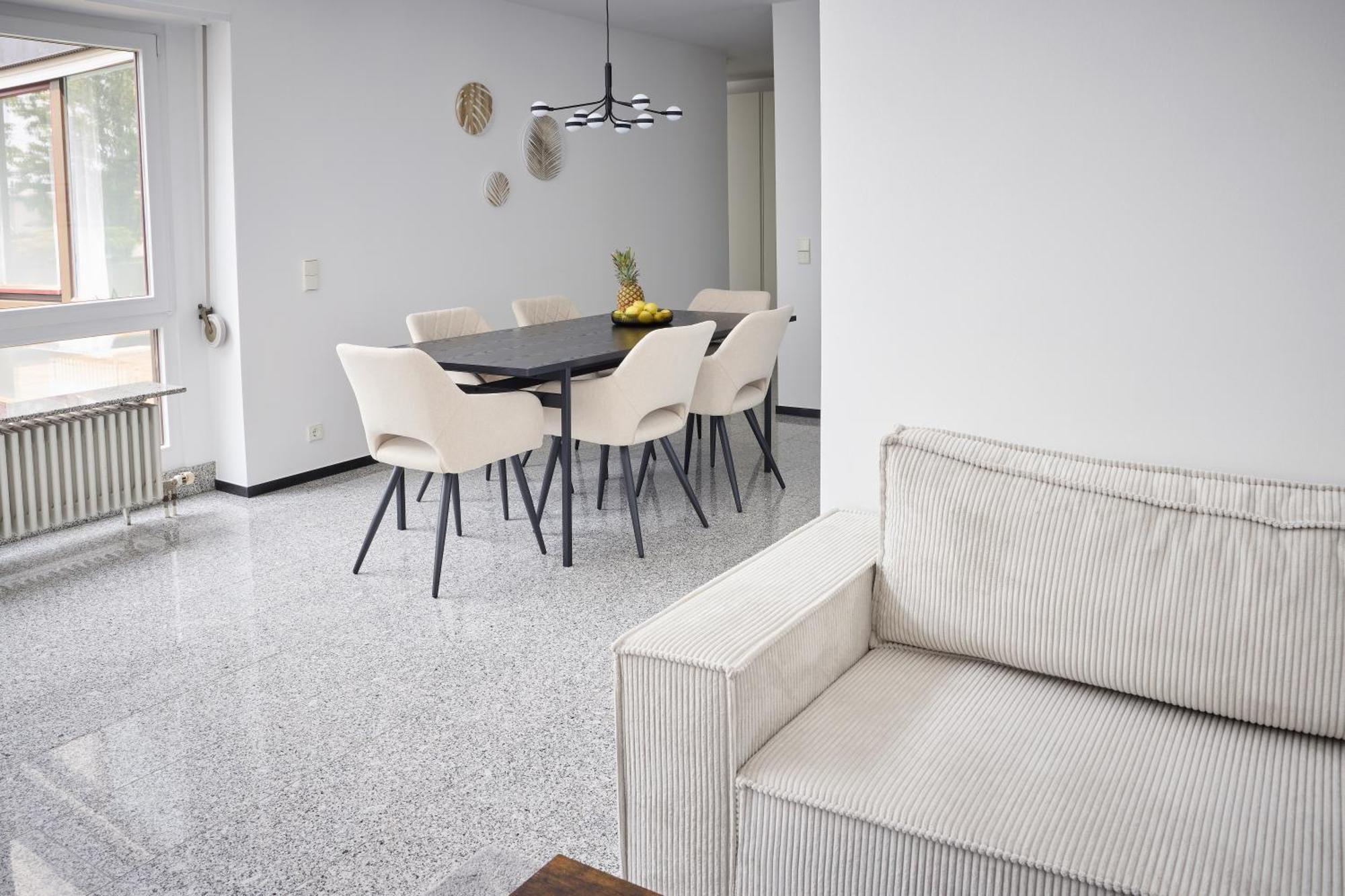 Idee Living: Penthouse Apartment Mit Parkplatz Weinheim Exterior photo